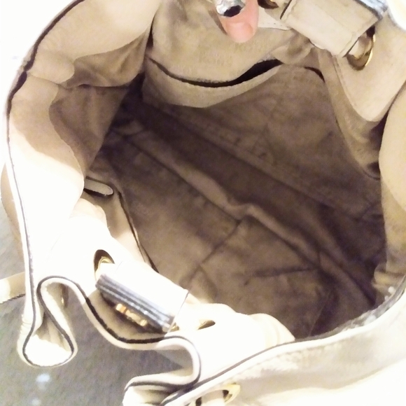 Michael Kors stone pebbled leather shoulder bag - Picture 14 of 14